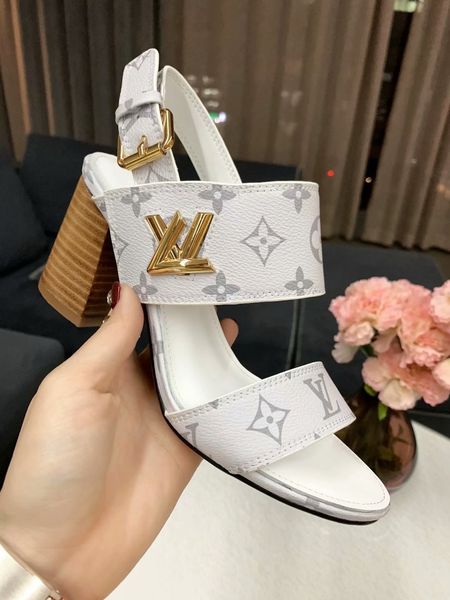 8ss women's high heels banquet wedding shoes dress party shoes high heel sandals slippers casual shoes flat rivet sandals 35--43, Black 
8ss women's high heels banquet wedding shoes dress party shoes high heel sandals slippers casual shoes flat rivet sandals 35--43, Black