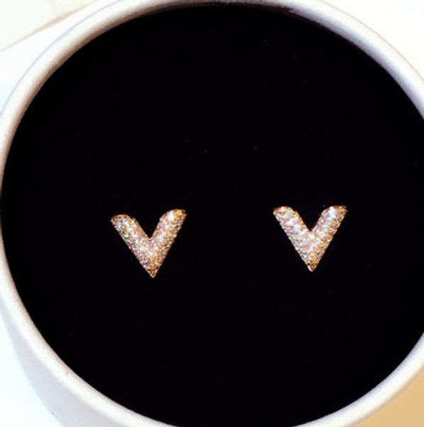 super glittering new ins fashion luxury designer diamonds zircon letter v small stud earrings for woman girls gold silver
super glittering new ins fashion luxury designer diamonds zircon letter v small stud earrings for woman girls gold silver