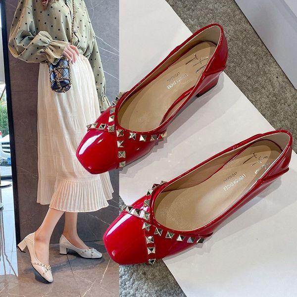 plus size 35-43 women pumps rivets dress shoes patent leather office shoes female medium heels boat zapatos mujer 8195n, Black
plus size 35-43 women pumps rivets dress shoes patent leather office shoes female medium heels boat zapatos mujer 8195n, Black