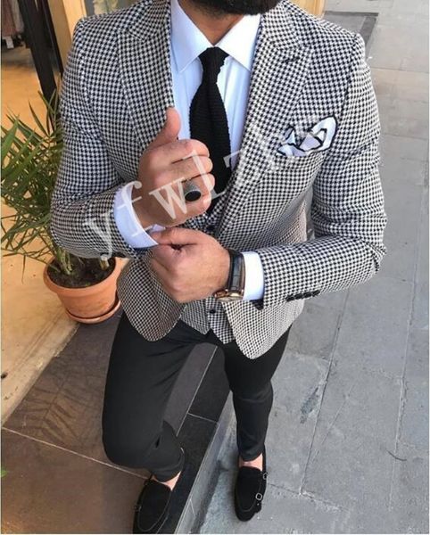 handsome one button groomsmen peak lapel groom tuxedos men suits wedding/prom/dinner man blazer(jacket+pants+tie+vest) w189, Black;gray
handsome one button groomsmen peak lapel groom tuxedos men suits wedding/prom/dinner man blazer(jacket+pants+tie+vest) w189, Black;gray