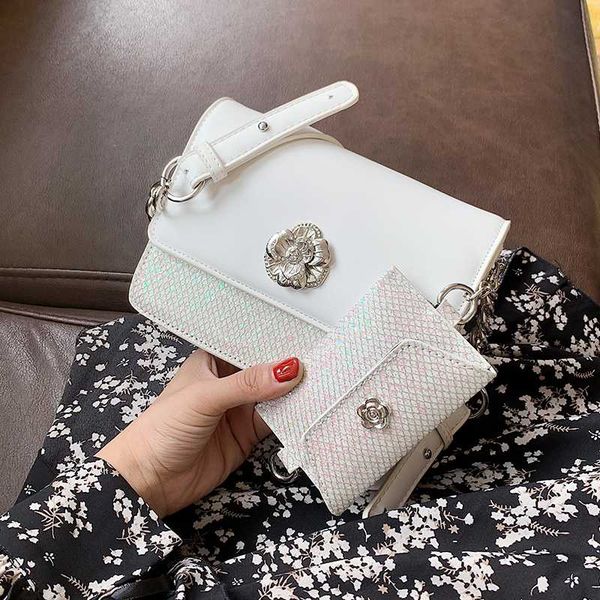 new french design fashion chain handbag square bag & elegant messenger bag shoulder width 19cm height 14cm thickness 6cm
new french design fashion chain handbag square bag & elegant messenger bag shoulder width 19cm height 14cm thickness 6cm