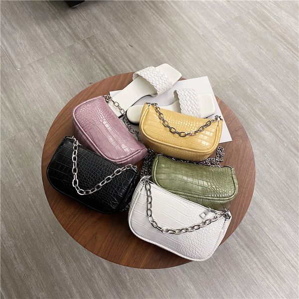 2020 spring and summer niche new mini underarm baguette chain chain shoulder messenger bag casual small bag female
2020 spring and summer niche new mini underarm baguette chain chain shoulder messenger bag casual small bag female