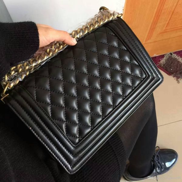classic leather black gold silver chain sell wholesale retail bags handbags shoulder bags tote bags messenger bag, White 
classic leather black gold silver chain sell wholesale retail bags handbags shoulder bags tote bags messenger bag, White