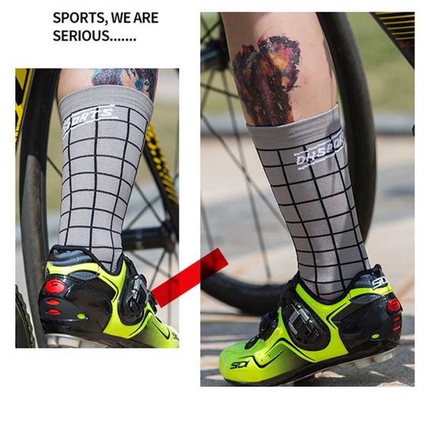 dh sports socks pro cycling equipment men women protect feet lattice pattern breathable sweat running bike socks calcetines, Black
dh sports socks pro cycling equipment men women protect feet lattice pattern breathable sweat running bike socks calcetines, Black