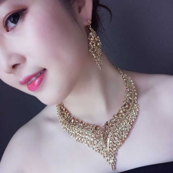european and american exaggerated luxury full diamond crystal clavicle decorative necklace earrings set korean style evening dress temperame, Silver
european and american exaggerated luxury full diamond crystal clavicle decorative necklace earrings set korean style evening dress temperame, Silver