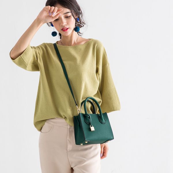 bag 2020 new korean style women's bag shoulder crossover shoulder bag/hand tote simple lock mini pouch
bag 2020 new korean style women's bag shoulder crossover shoulder bag/hand tote simple lock mini pouch