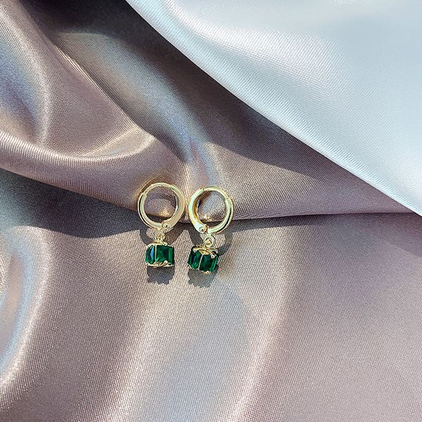 fashion green cubic zirconia hoop earrings for women korean temperament retro personality earrings simple jewelry gift, Golden;silver
fashion green cubic zirconia hoop earrings for women korean temperament retro personality earrings simple jewelry gift, Golden;silver