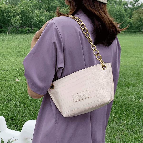 женщины crossbody сумка 2020 новых небольшая сумочка для женского кожаного большого лоскута мешка плеча дамы посланников сцепление монет меш
женщины crossbody сумка 2020 новых небольшая сумочка для женского кожаного большого лоскута мешка плеча дамы посланников сцепление монет меш