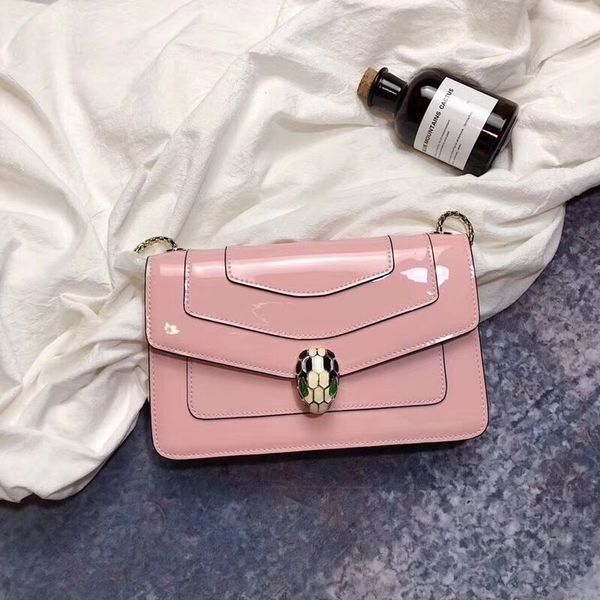 2019 xia zhenpi woman package patent leather enamel snake package chain small square package single shoulder messenger mini- packet
2019 xia zhenpi woman package patent leather enamel snake package chain small square package single shoulder messenger mini- packet