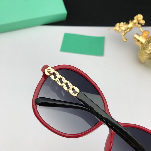 2019 summer width brown frank frame cat eye fashion designer men women sell sunglasses with blue case box and dastbag, White;black
2019 summer width brown frank frame cat eye fashion designer men women sell sunglasses with blue case box and dastbag, White;black
