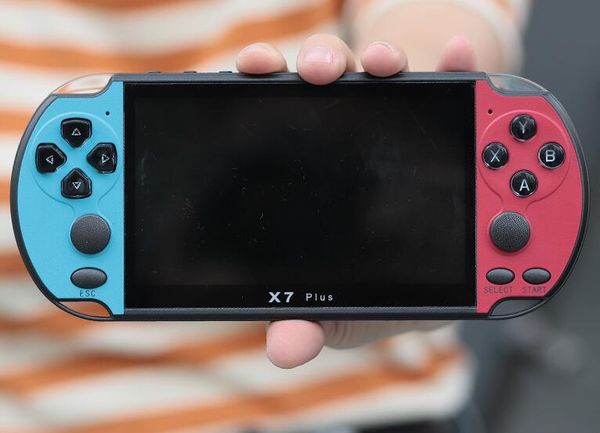 32/64/128 бит 5" 7 " жк-дисплей x9 плюс двойной рокер 16 г портативный ретро игровой плеер консоль видео mp5 tf карты для gba / nes 10000 иг 
32/64/128 бит 5" 7 " жк-дисплей x9 плюс двойной рокер 16 г портативный ретро игровой плеер консоль видео mp5 tf карты для gba / nes 10000 иг