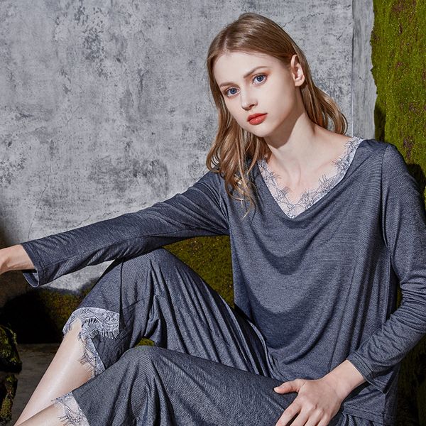 women's sleepwear modal pajamas long sleeve two-piece v-neck comfortable and simple home service for women set, Black;red
women's sleepwear modal pajamas long sleeve two-piece v-neck comfortable and simple home service for women set, Black;red