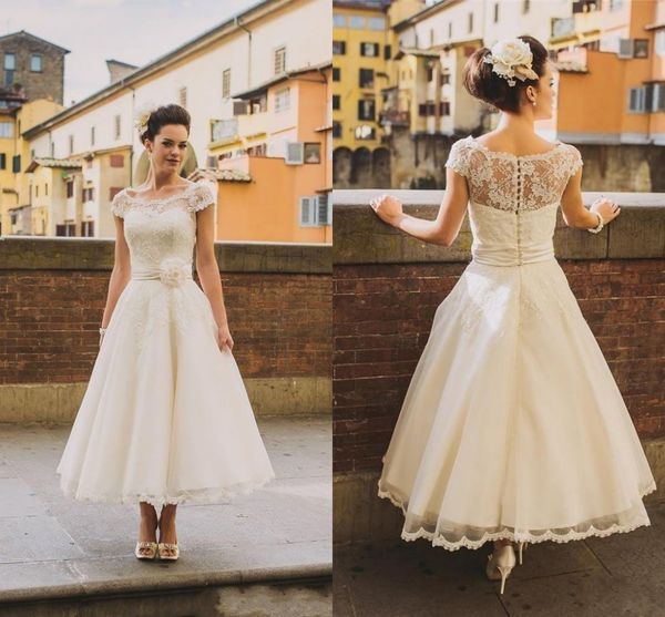 graceful lace a line short wedding dresses 2020 cap sleeve scoop neckline tea length buttons back boho beach garden bridal gowns al5110, White
graceful lace a line short wedding dresses 2020 cap sleeve scoop neckline tea length buttons back boho beach garden bridal gowns al5110, White