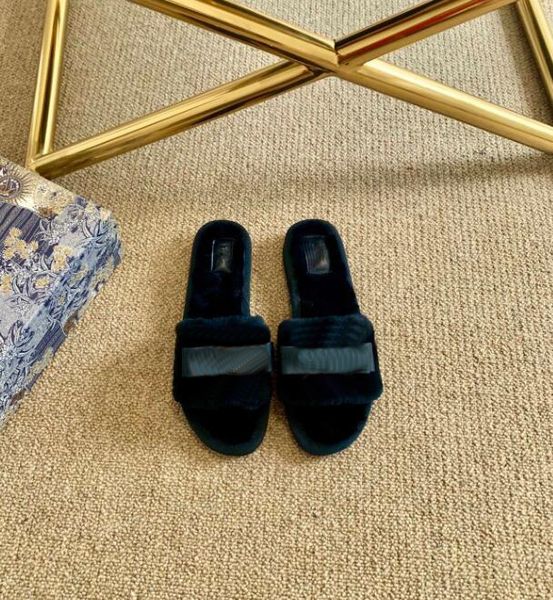 2020 designer luxury plush ladies sandals autumn and winter flat slippers australian wool slippers solid color slippers, Black
2020 designer luxury plush ladies sandals autumn and winter flat slippers australian wool slippers solid color slippers, Black