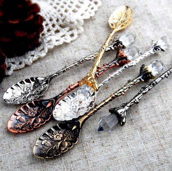 vintage royal style metal резные кофейные форкс с кристалл head кухня фрукты prikkers десерт-мороженое scoop
vintage royal style metal резные кофейные форкс с кристалл head кухня фрукты prikkers десерт-мороженое scoop