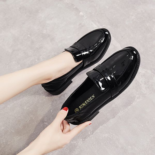 british style nurse shoes low heels patent leather ballet flats casual female sneakers round toe autumn 2019 fashion women's, Black
british style nurse shoes low heels patent leather ballet flats casual female sneakers round toe autumn 2019 fashion women's, Black