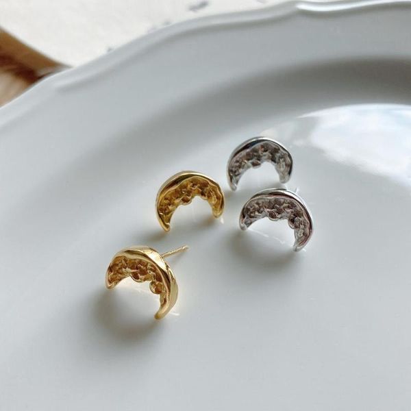 1pair wholesale 100% real. authentic 925 sterling silver irregular moon shape stud earrings fine jewelry tle825, Golden;silver
1pair wholesale 100% real. authentic 925 sterling silver irregular moon shape stud earrings fine jewelry tle825, Golden;silver