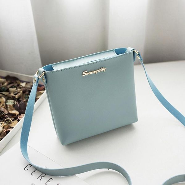 women bag 2020 new foreign handheld single shoulder bag oblique small square handbag
women bag 2020 new foreign handheld single shoulder bag oblique small square handbag