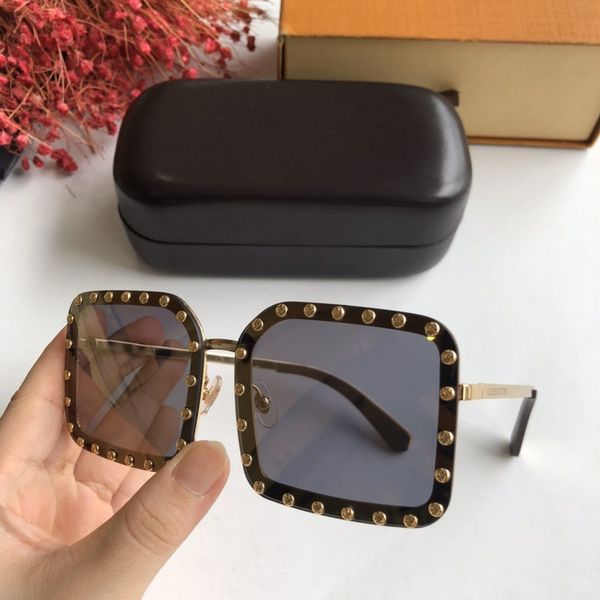 2020 vintage woman sunglasses crystal pink sunglasses for women big frame sqaure glasses eyewear gafas de sol mujer, White;black
2020 vintage woman sunglasses crystal pink sunglasses for women big frame sqaure glasses eyewear gafas de sol mujer, White;black