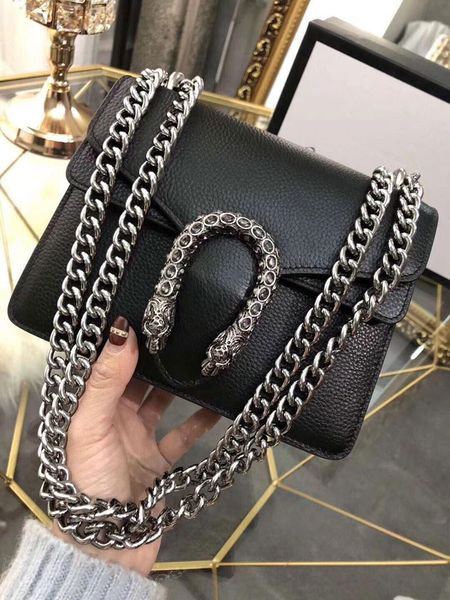 2020 new designer bags chain shoulder strap women designer handbags fashion totes purses luxury handbg women fashion purse
2020 new designer bags chain shoulder strap women designer handbags fashion totes purses luxury handbg women fashion purse