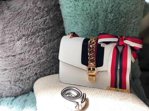 messenger bag women bag real leather handbags leather shoulder bags totes 421882 size:25.5x17x8cm
messenger bag women bag real leather handbags leather shoulder bags totes 421882 size:25.5x17x8cm