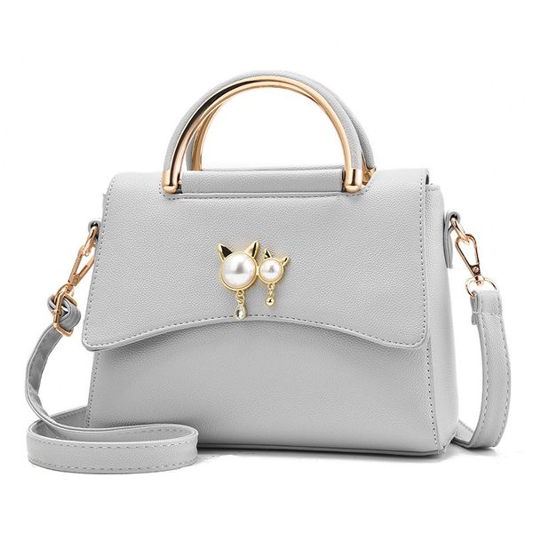 2020 new western-style korean lady handbag simple wild shoulder messenger bag fashion trendy small square bag
2020 new western-style korean lady handbag simple wild shoulder messenger bag fashion trendy small square bag