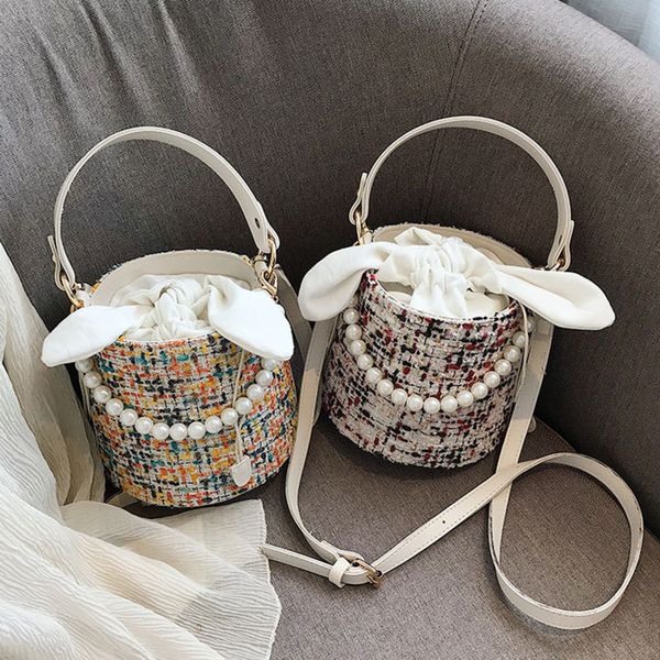 ковш хлопок ткань crossbody сумки для женщин 2020 роскошные сумки конструктора дамы рук pearl tote плеча сумка женщины
ковш хлопок ткань crossbody сумки для женщин 2020 роскошные сумки конструктора дамы рук pearl tote плеча сумка женщины