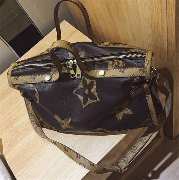 Designer Luxury Shoulder Bag Top Quality Handbag Fashion Conventional Carrier Bag Hot PH-CFY20051117
Designer Luxury Shoulder Bag Top Quality Handbag Fashion Conventional Carrier Bag Hot PH-CFY20051117