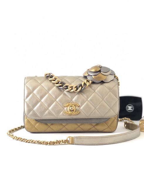 new women's one-shoulder bag 7a high-end custom quality diagonal cross bag fashion style gold metal accessories with long shoulder stra
new women's one-shoulder bag 7a high-end custom quality diagonal cross bag fashion style gold metal accessories with long shoulder stra