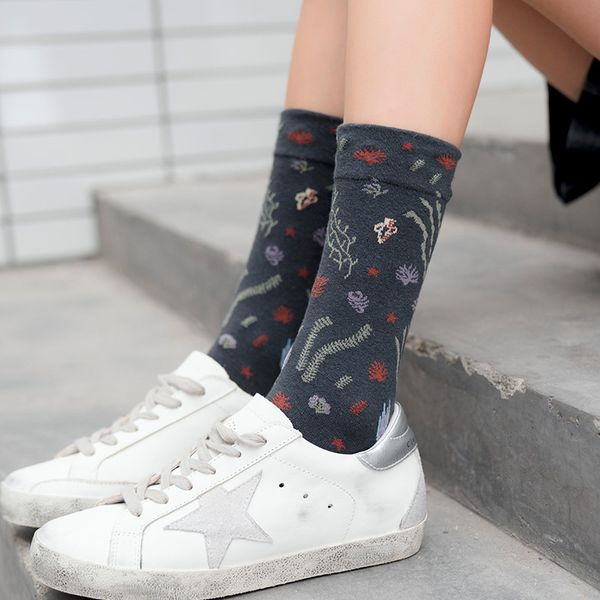 cute women's socks japanese cotton colorful cartoon 2020 news funny happy leaf flower print socks for girl christmas gift, Black;white
cute women's socks japanese cotton colorful cartoon 2020 news funny happy leaf flower print socks for girl christmas gift, Black;white