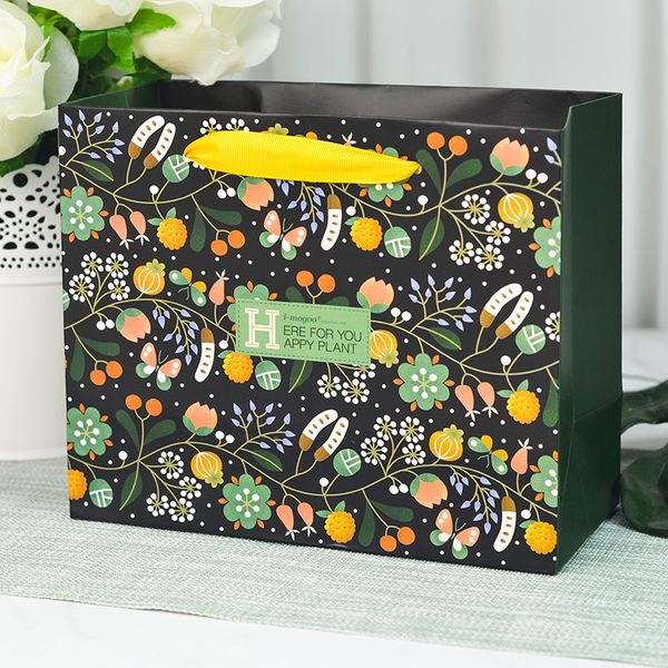 small arch double cover gift box supporting hand-held paper bag cookie bakery packing bags holiday gift bag fashion bags
small arch double cover gift box supporting hand-held paper bag cookie bakery packing bags holiday gift bag fashion bags