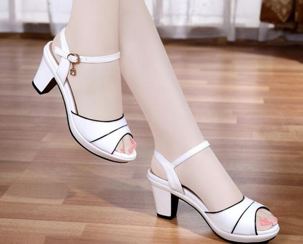 2019 women's sandals in summer with new style middle heel coarse heel @04, Black
2019 women's sandals in summer with new style middle heel coarse heel @04, Black