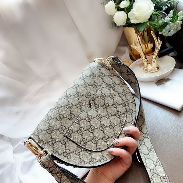 designer brand shoulder bags luxury bag shopping bag purse crossbody bag fashion women messenger bags wallet clutch bags 21*16cm, Black
designer brand shoulder bags luxury bag shopping bag purse crossbody bag fashion women messenger bags wallet clutch bags 21*16cm, Black