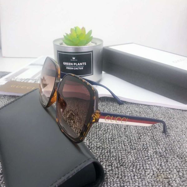 designer polarizerd sunglasses for mens glass mirror gril lense vintage sun glasses eyewear accessories womens with box, Black
designer polarizerd sunglasses for mens glass mirror gril lense vintage sun glasses eyewear accessories womens with box, Black