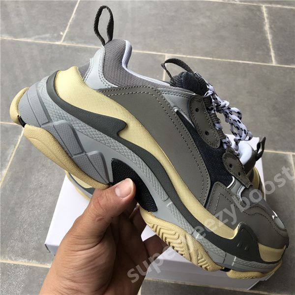 new paris luxury triple-s white black men mens designer shoes black pink cream yellow red womens fashion casual shoes sneakers v09
new paris luxury triple-s white black men mens designer shoes black pink cream yellow red womens fashion casual shoes sneakers v09