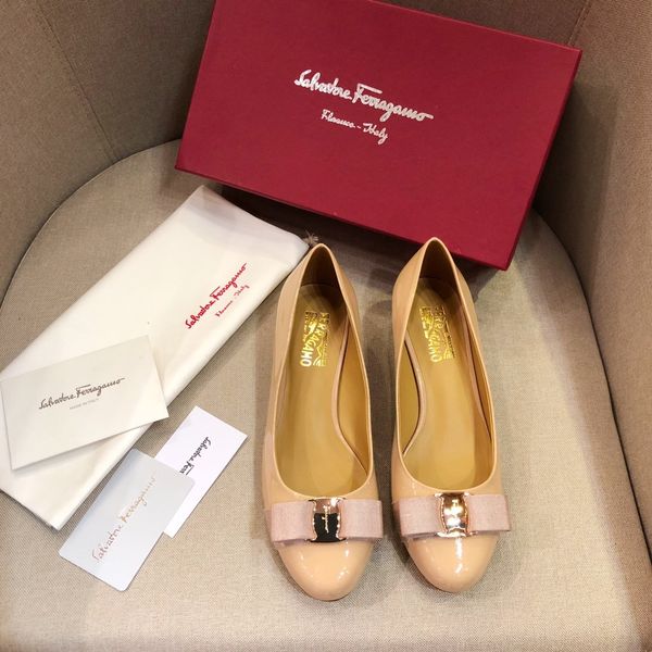 2020 new casual smooth leather texture high heels trendy women high heel women shoes
2020 new casual smooth leather texture high heels trendy women high heel women shoes