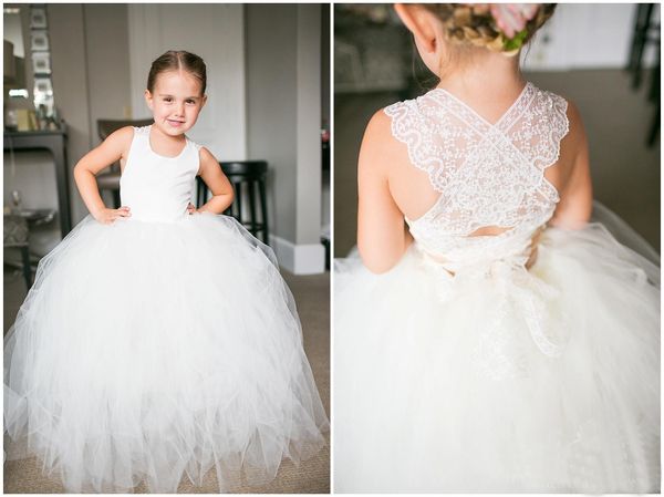 wholesale charming white ball gown holy communion dresses tulle jewel neck lace criss cross back children party wedding gowns
wholesale charming white ball gown holy communion dresses tulle jewel neck lace criss cross back children party wedding gowns