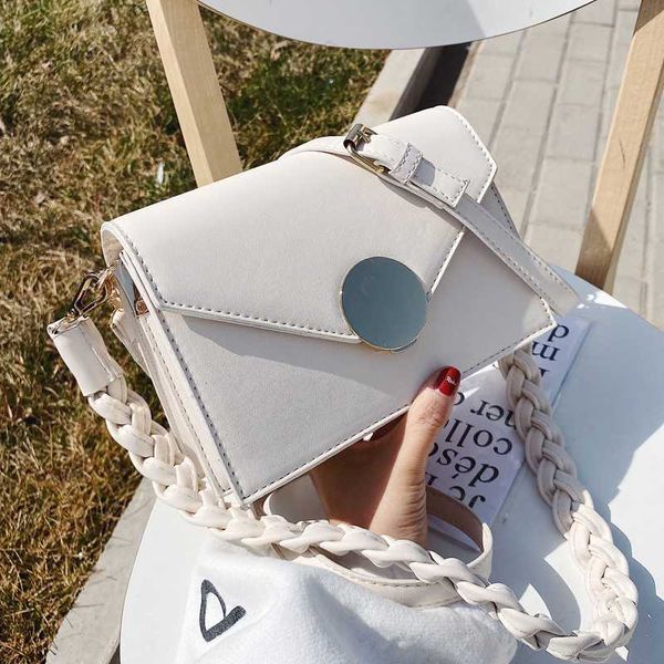 new оригинальный дизайн моды сумки сумка vintage подмышек сумка цепи crossbody ширина 21см высота 15см толщина 9см
new оригинальный дизайн моды сумки сумка vintage подмышек сумка цепи crossbody ширина 21см высота 15см толщина 9см
