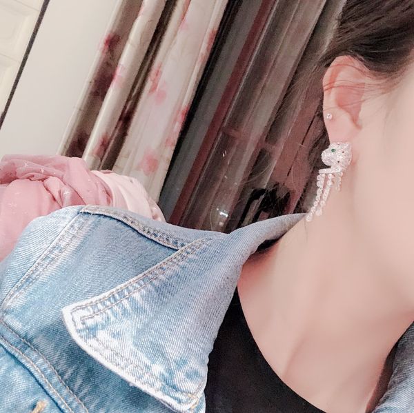 delicate earrings 925 sterling silver leopard tassel earrings with diamonds exquisite gifts to show women's unique charm to women
delicate earrings 925 sterling silver leopard tassel earrings with diamonds exquisite gifts to show women's unique charm to women