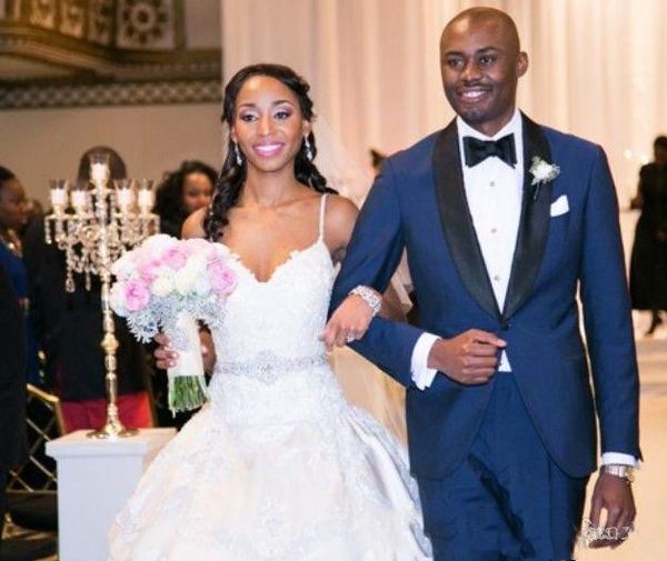 handsome groomsmen shawl lapel groom tuxedos mens wedding dress man jacket blazer prom dinner 2 piece suit(jacket+pants+tie) 389, Black;gray
handsome groomsmen shawl lapel groom tuxedos mens wedding dress man jacket blazer prom dinner 2 piece suit(jacket+pants+tie) 389, Black;gray