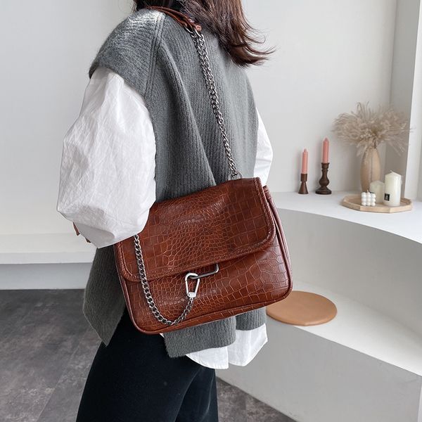 luxury designer pu leather chain crossbody bags for women small ladies shoulder bag fashion female messenger bags
luxury designer pu leather chain crossbody bags for women small ladies shoulder bag fashion female messenger bags