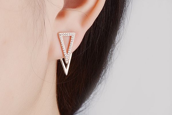сердце орнамент корейская версия алмазная инкрустация двухслойная треугольная геометрия назад висячие серьги темперамент серьги женские серь, Golden;silver
сердце орнамент корейская версия алмазная инкрустация двухслойная треугольная геометрия назад висячие серьги темперамент серьги женские серь, Golden;silver
