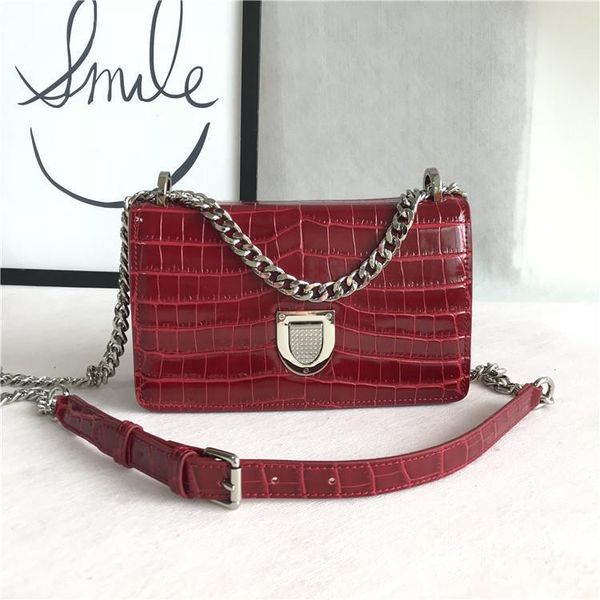elegant2019 small grain crocodile square genuine leather woman single shoulder satchel chain package
elegant2019 small grain crocodile square genuine leather woman single shoulder satchel chain package