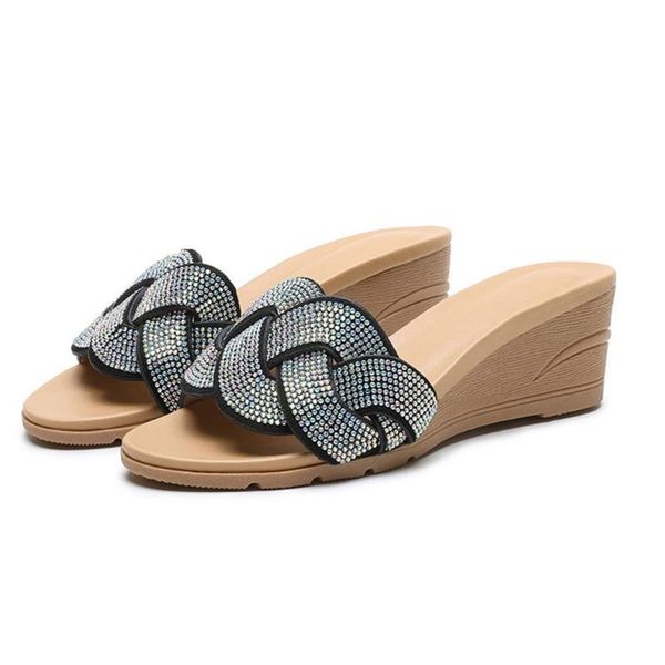 2020 new brand elegant crystal women slipper plus size 37-42 women summer beach slides flip flops outdoor flat slipper#0323, Black
2020 new brand elegant crystal women slipper plus size 37-42 women summer beach slides flip flops outdoor flat slipper#0323, Black