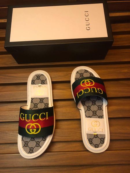 the latest men's fashion in 2019, the designer designed a luxurious rubber outsole, non-slip wearable, good quality wild models, Black 
the latest men's fashion in 2019, the designer designed a luxurious rubber outsole, non-slip wearable, good quality wild models, Black