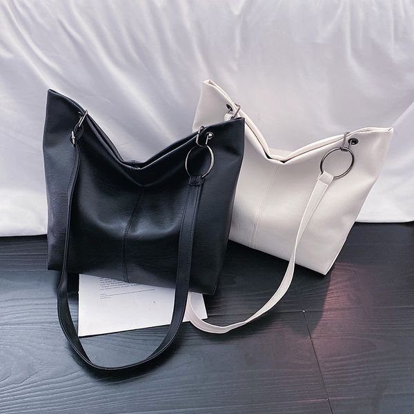 new large-capacity bucket bag female student ins net red with the same paragraph commuter bag simple messenger shoulder
new large-capacity bucket bag female student ins net red with the same paragraph commuter bag simple messenger shoulder