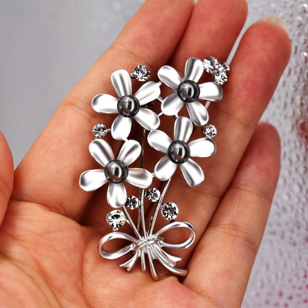 silver plated brooches for women jewelry flower brooch pins crystal vintage brooch with rhinestones christmas gift halloween, Gray
silver plated brooches for women jewelry flower brooch pins crystal vintage brooch with rhinestones christmas gift halloween, Gray