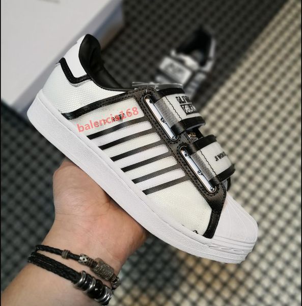 2020 luxury platform fashion designer men women shoes sneakers leather velvet black white red flat casual shoes platform trainers 5-11, Black;red
2020 luxury platform fashion designer men women shoes sneakers leather velvet black white red flat casual shoes platform trainers 5-11, Black;red