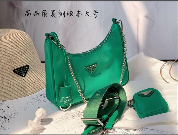 2020 new classic women's designer canvas two-piece suit ladies wild shoulder bag casual crossbody bag
2020 new classic women's designer canvas two-piece suit ladies wild shoulder bag casual crossbody bag