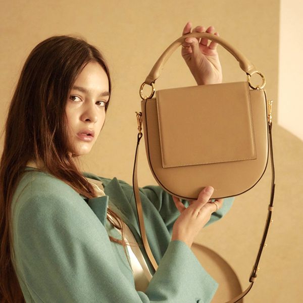 casual semicircle handle women's handbags leather large capacity shoulder crossbody bags women designer saddle clutch purses
casual semicircle handle women's handbags leather large capacity shoulder crossbody bags women designer saddle clutch purses